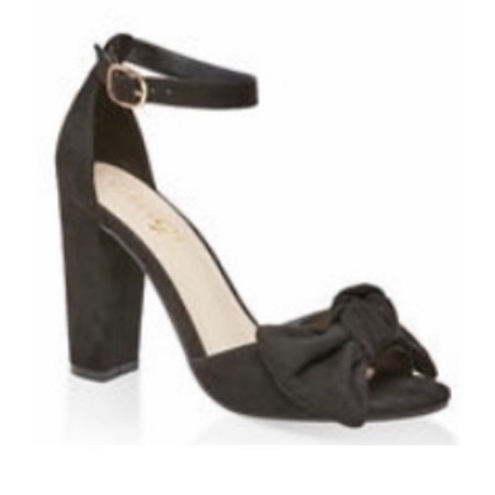 Rouge Helium Sz 6-1/2 Black Chunky Bow Heels